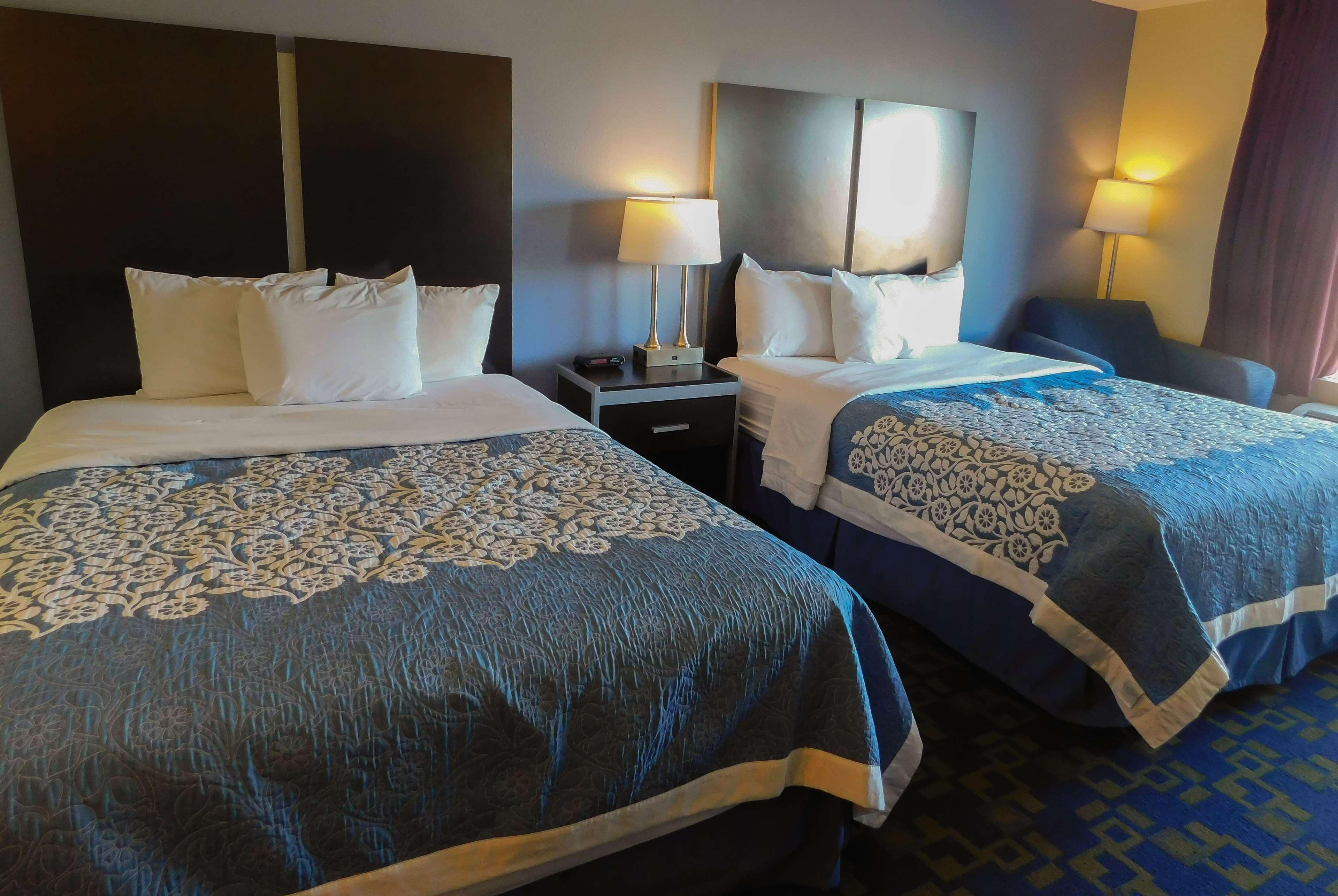 Days Inn & Suites By Wyndham Pocahontas Extérieur photo