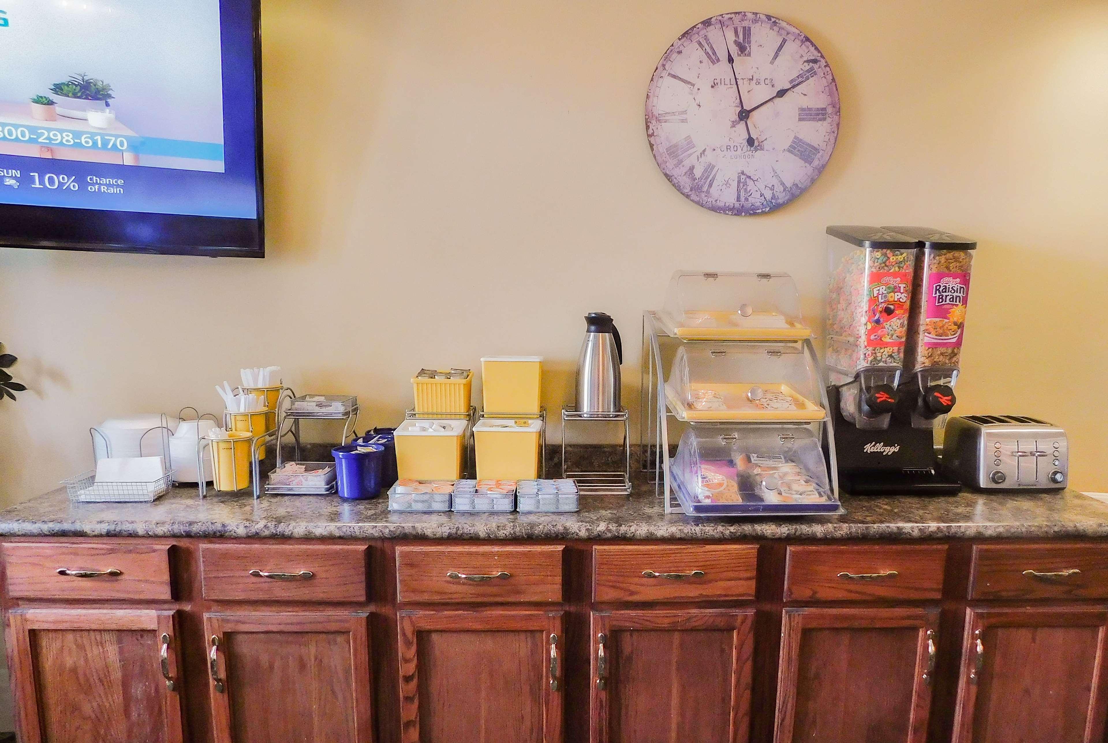 Days Inn & Suites By Wyndham Pocahontas Extérieur photo