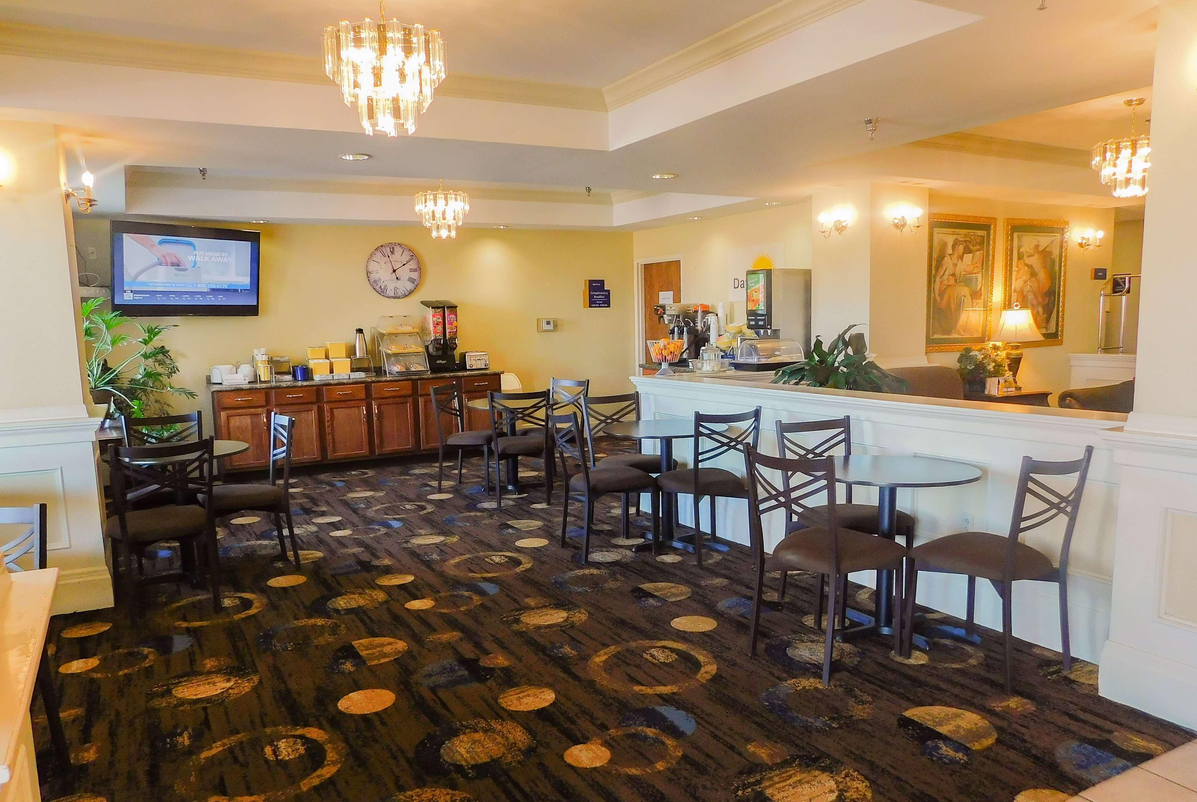 Days Inn & Suites By Wyndham Pocahontas Extérieur photo