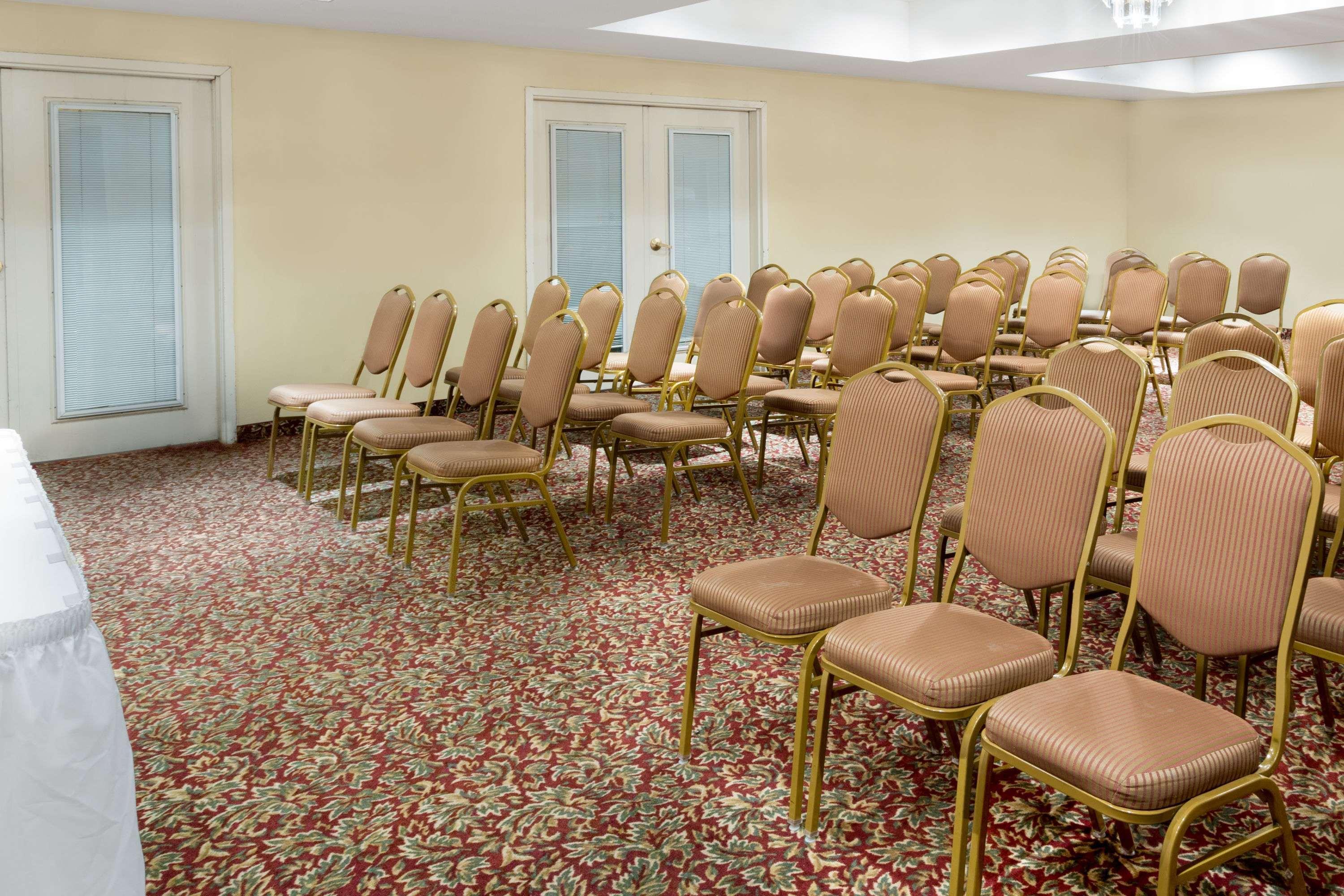 Days Inn & Suites By Wyndham Pocahontas Extérieur photo