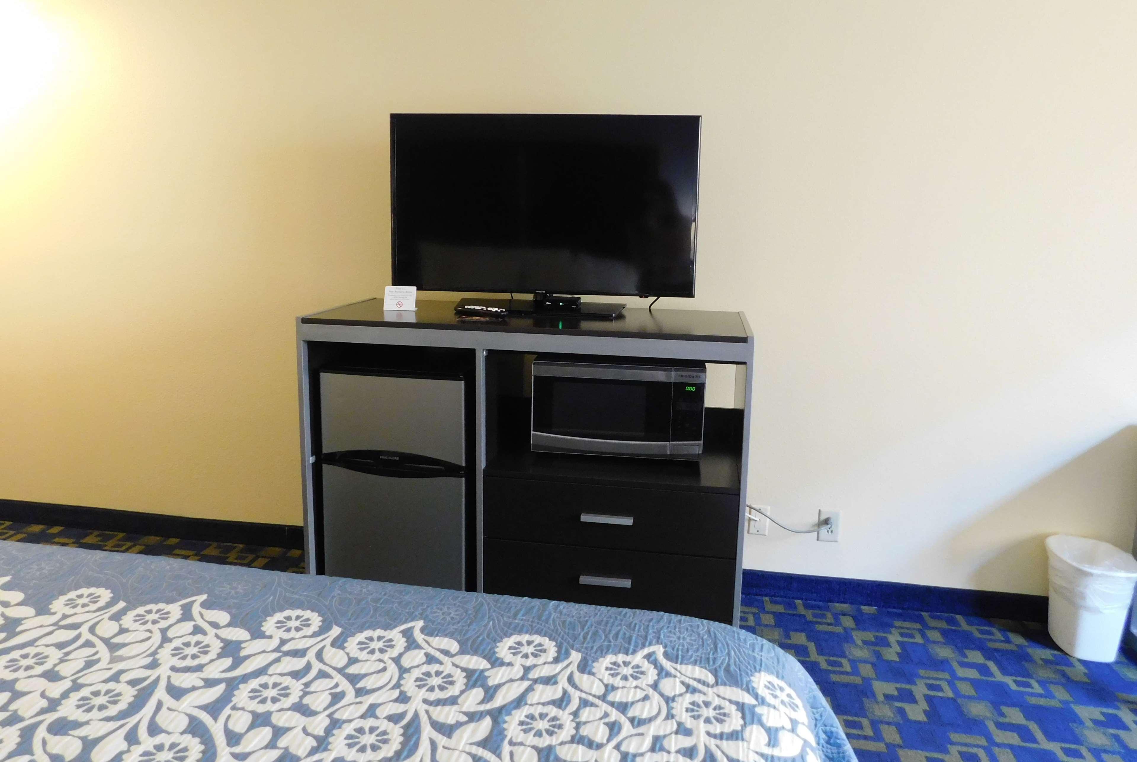 Days Inn & Suites By Wyndham Pocahontas Extérieur photo