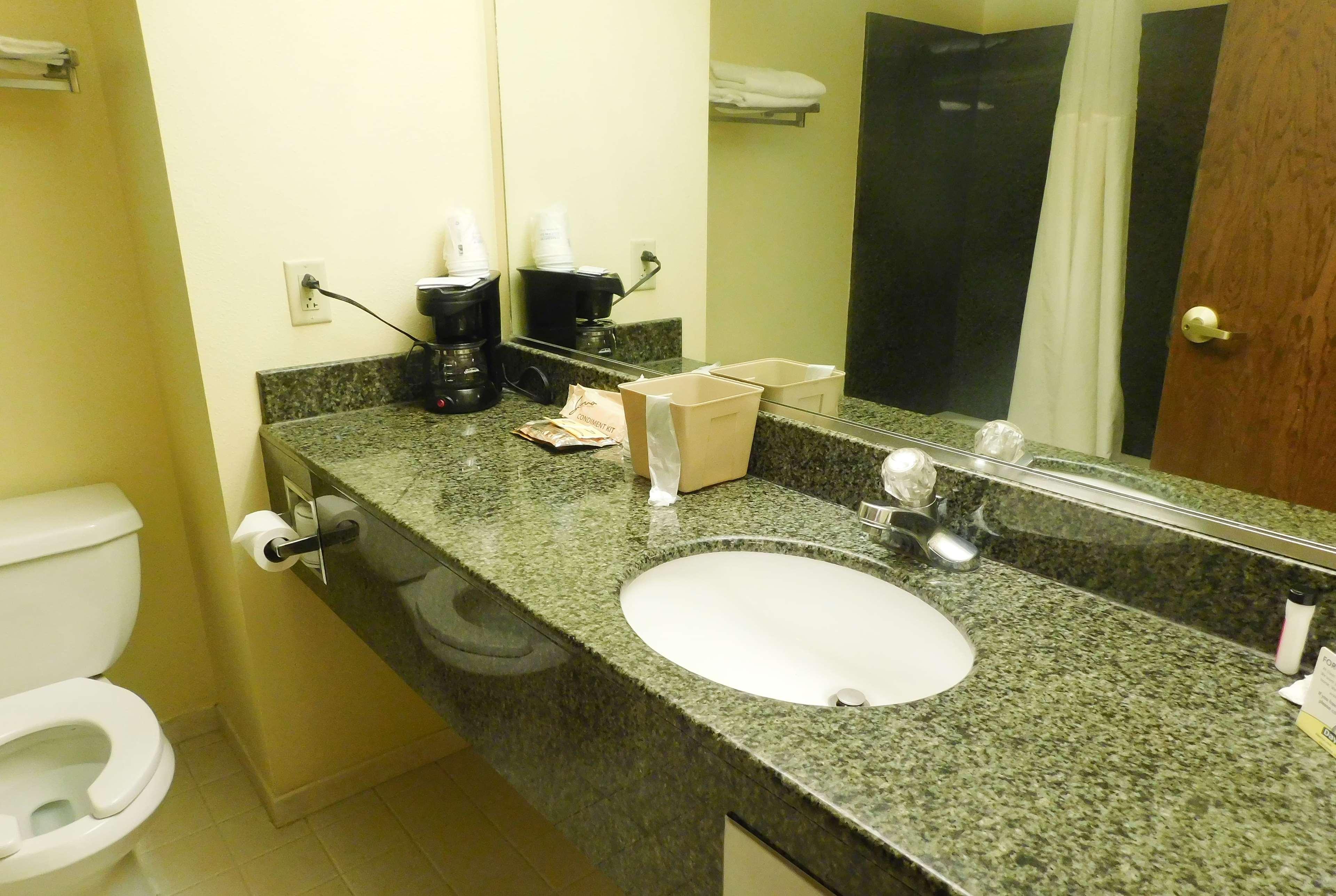 Days Inn & Suites By Wyndham Pocahontas Extérieur photo