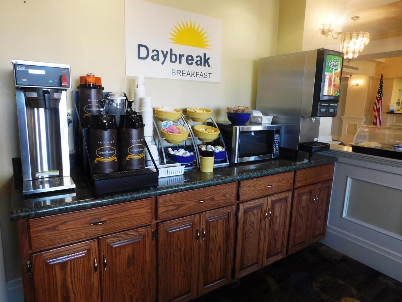 Days Inn & Suites By Wyndham Pocahontas Extérieur photo
