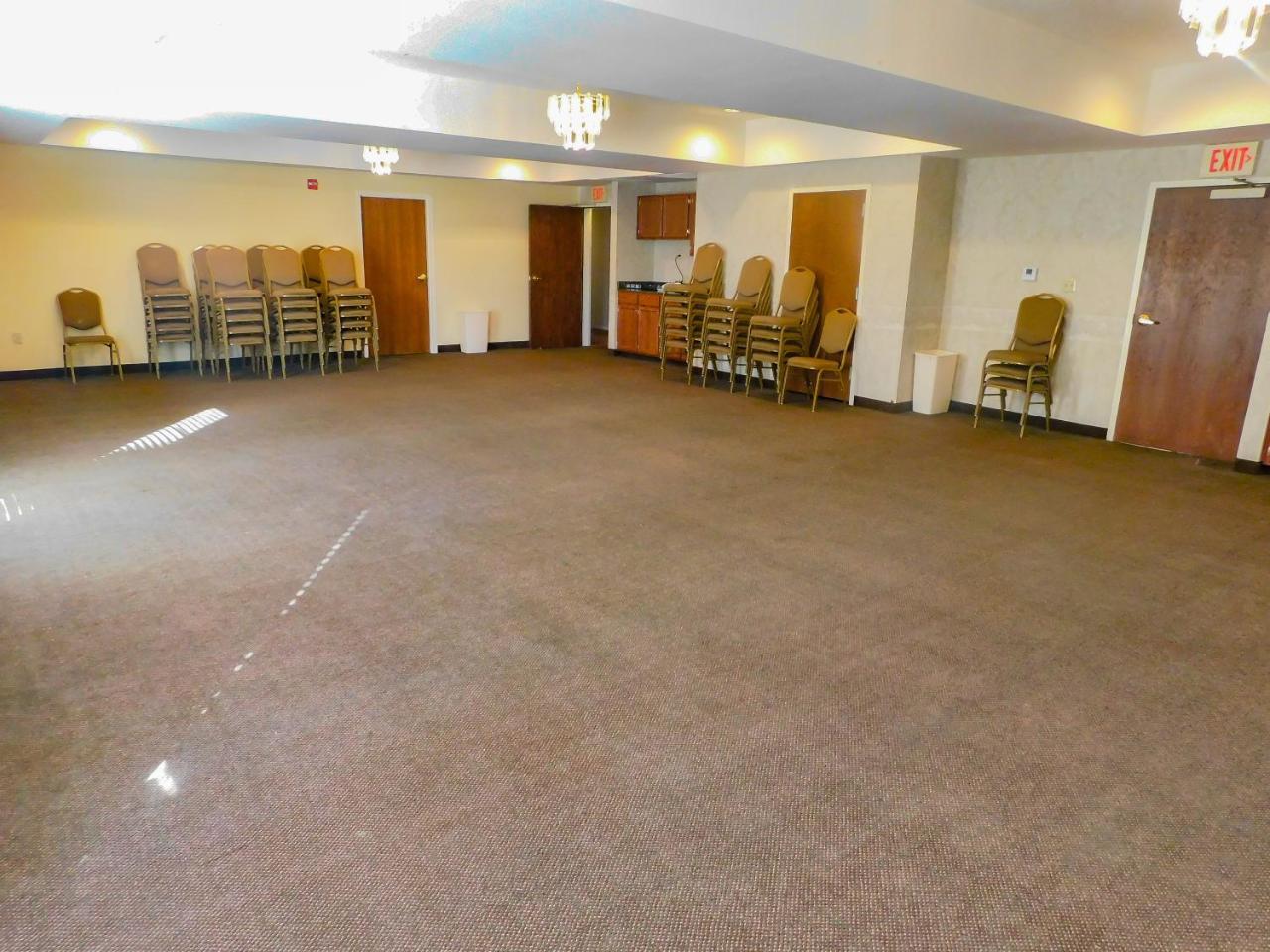 Days Inn & Suites By Wyndham Pocahontas Extérieur photo