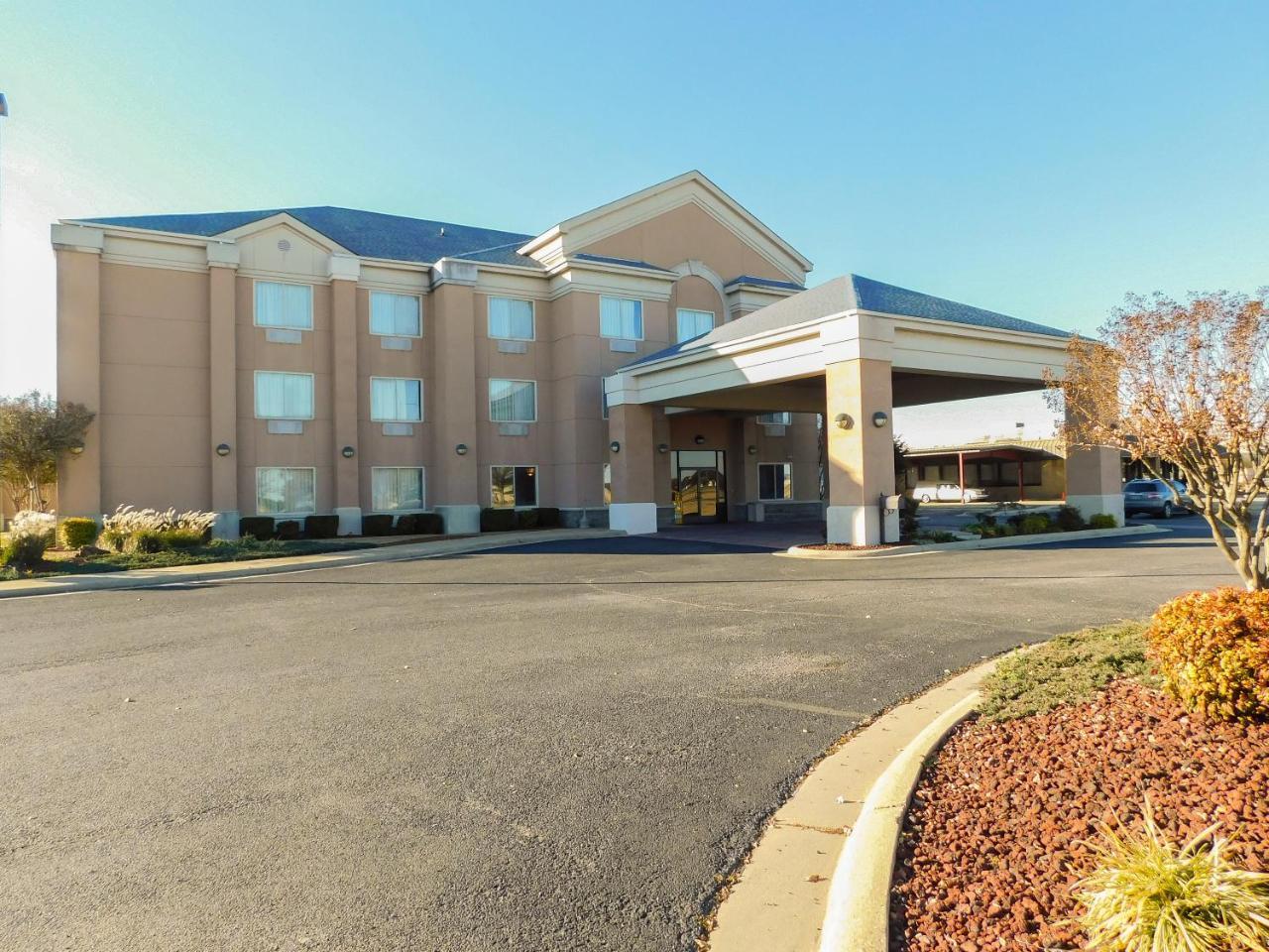 Days Inn & Suites By Wyndham Pocahontas Extérieur photo