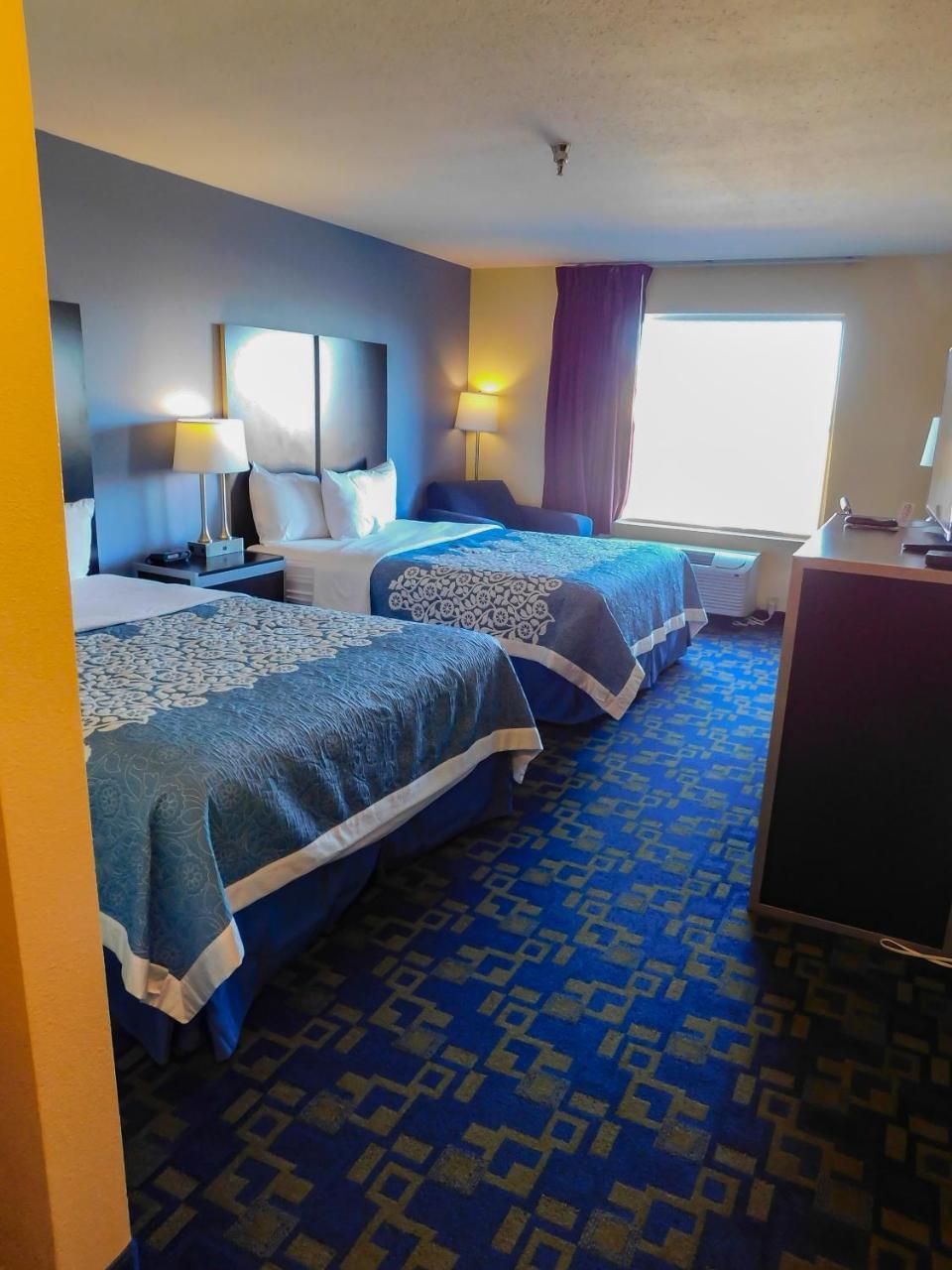 Days Inn & Suites By Wyndham Pocahontas Extérieur photo