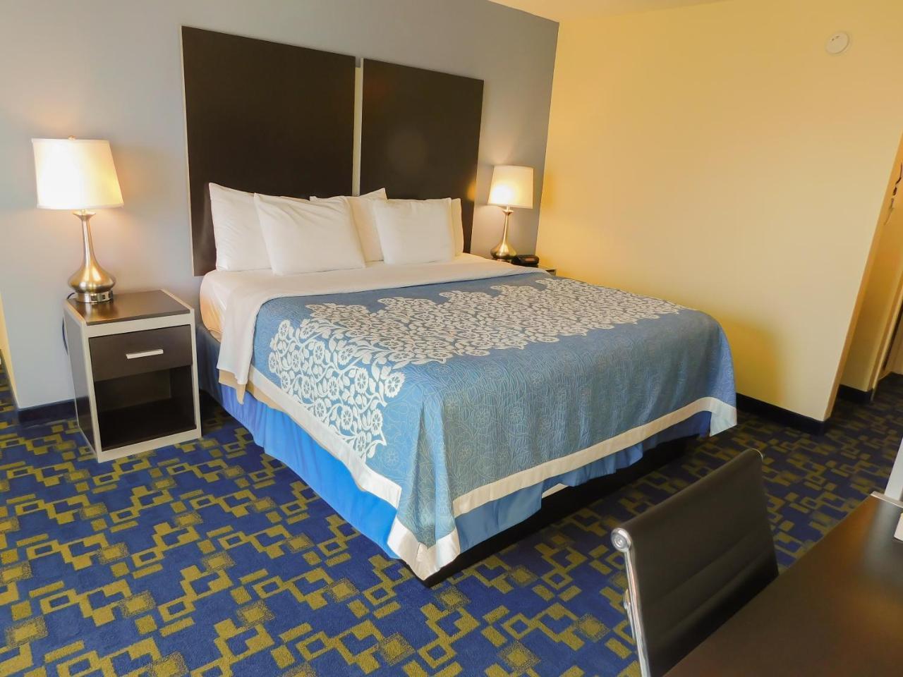 Days Inn & Suites By Wyndham Pocahontas Extérieur photo