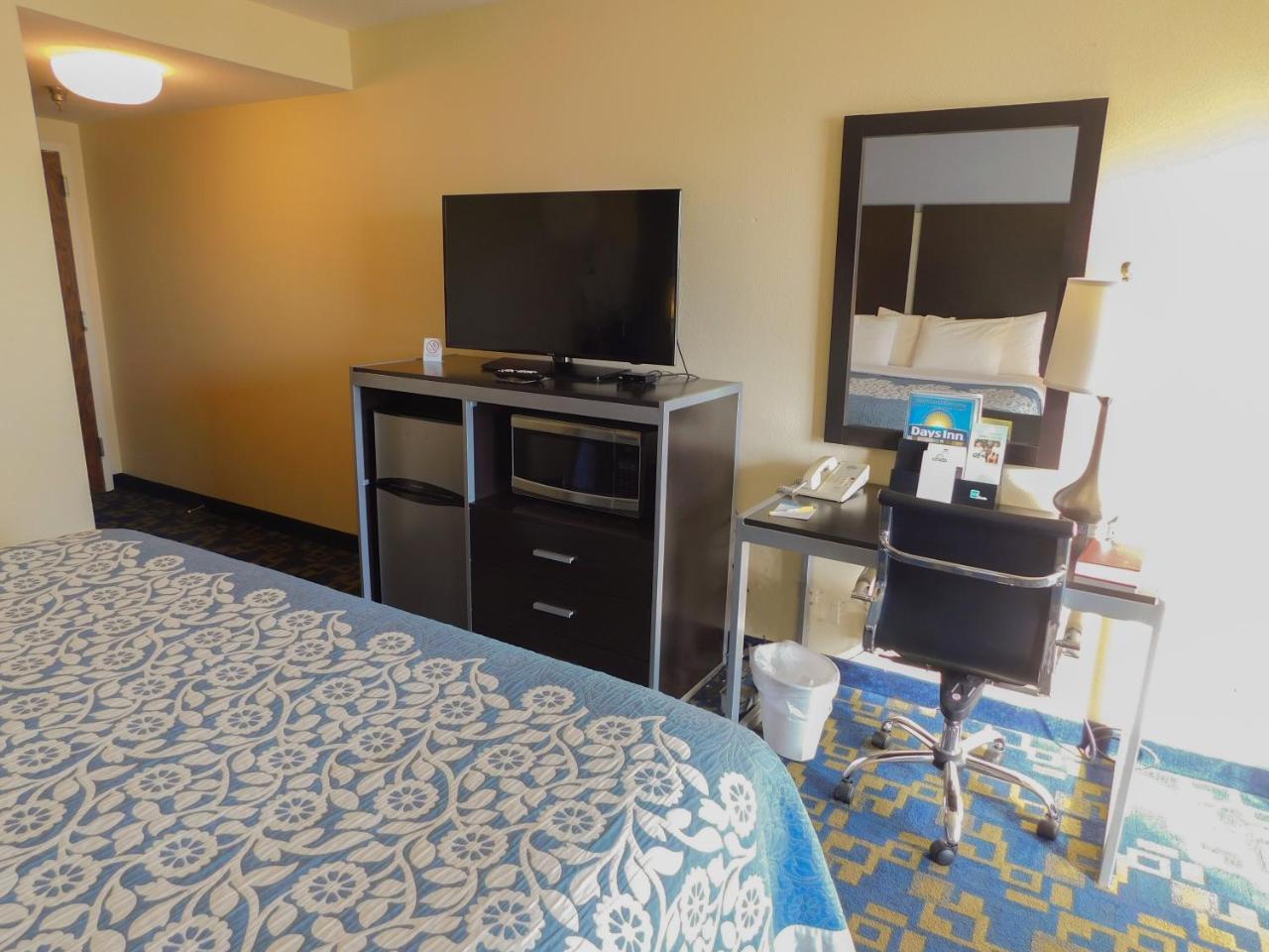 Days Inn & Suites By Wyndham Pocahontas Extérieur photo