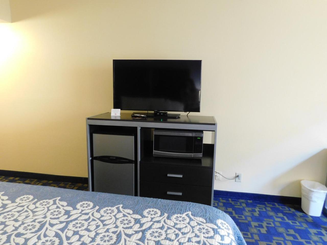 Days Inn & Suites By Wyndham Pocahontas Extérieur photo