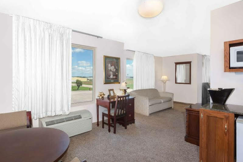 Days Inn & Suites By Wyndham Pocahontas Extérieur photo